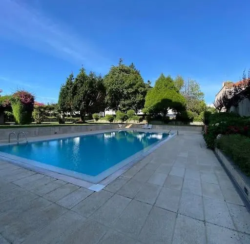Swimming Pool Apartment With Private Garage